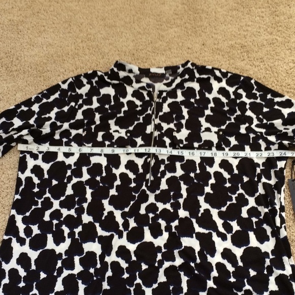 NWT! FYLO XXL black spots front zip blouse. - Picture 10 of 10